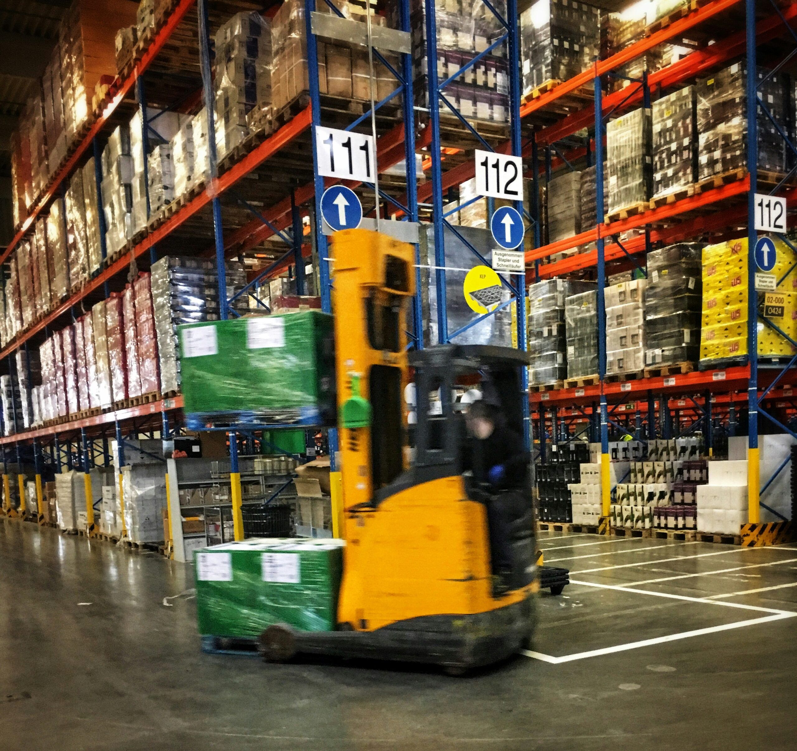 What is smart warehousing and how does it utilize technology?